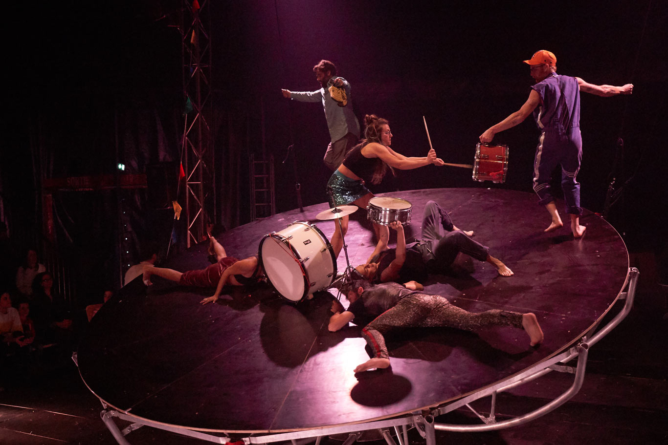 spectacle bluff !