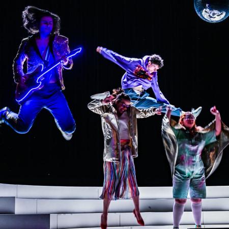 Personne n'est ensemble sauf moi