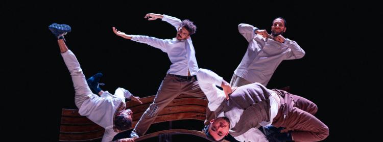 Sous le poids des plumes